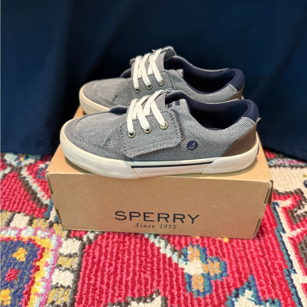 Kids Sperry Velcro boat shoe sz 11 grey